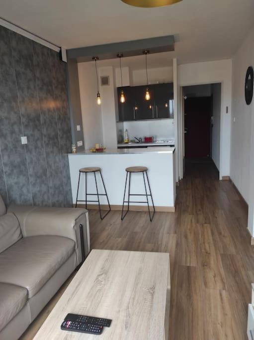 T2 Parking Prive 100 M Remparts Gare 10mn A Pieds Avinhão